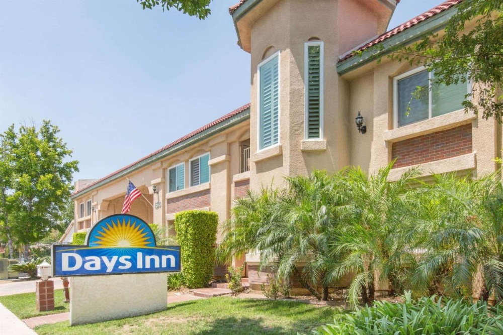 Days Inn by Wyndham Near City Of Hope Image 27