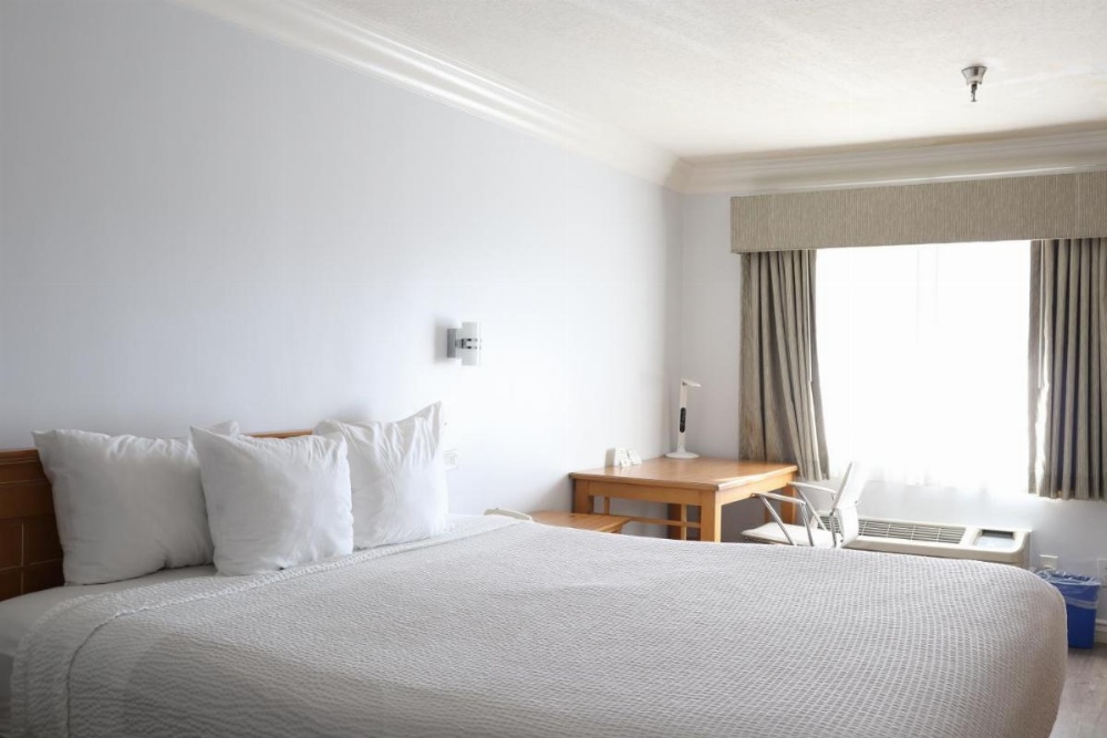 Days Inn by Wyndham Near City Of Hope